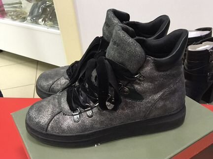 Ботинки Carnaby 40р