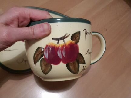 Очень большая кружка с блюдцем