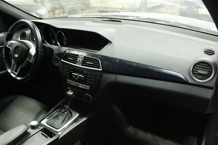 Торпедо / передняя панель Mercedes-Benz C W204