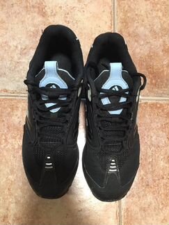 Женские кроссовки Adidas
