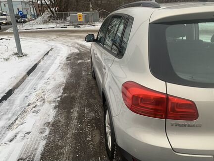 Volkswagen Tiguan 2.0 AT, 2011, 230 000 км