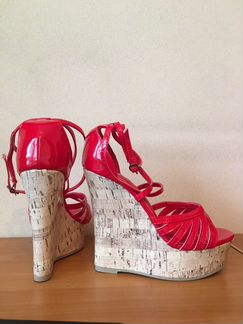 Босоножки, танкетка р.36 новые