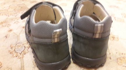 Новые ботинки для мальчика 32 размер