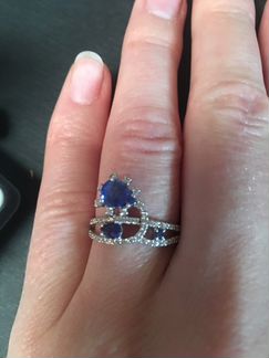 Комплект из белого золота и сапфиров