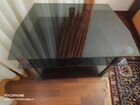 Стеклянный столик под TV