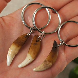 Брелок Клык волка, антик (в ассортименте)