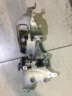 Кронштейн генератора 03L903143Q