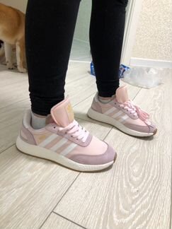 Женские кроссовки Adidas Iniki