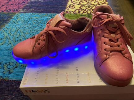 Кроссовки Geox