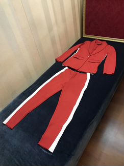 Костюм красный gucci