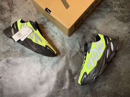 Adidas Yeezy Boost 700 mnvn (Адидас изи буст)