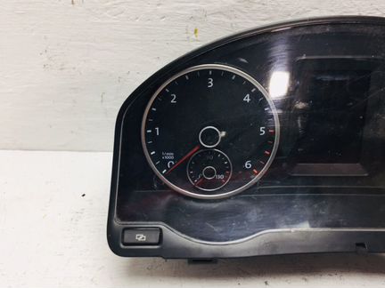 Панель приборов Volkswagen Tiguan 2.0 TDI 2010