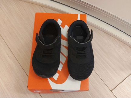 Детские кроссовки Nike. размер US 8c