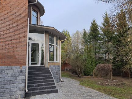 Коттедж 503 м² на участке 12.8 сот.