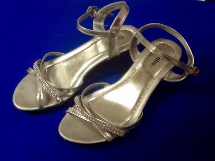 Босоножки для девочки р35