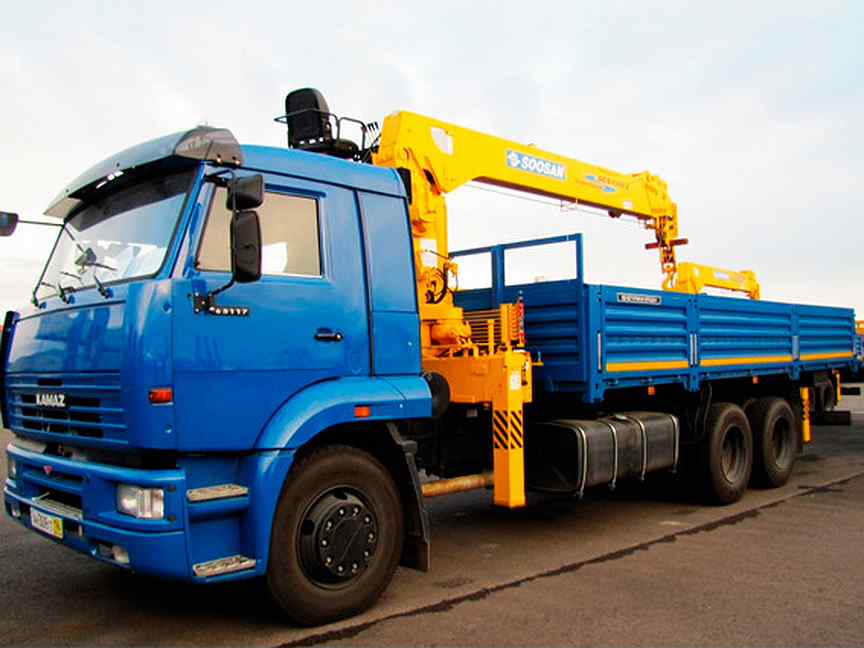 Манипулятор кран вольво мощный. Isuzu 4x2 c кму 3. Низкорамный камаз эвакуатор. Манипулятор группы. Операторов (машинистов) автомобильных кранов-манипуляторов.