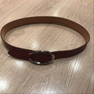 Продаю красный кожанный ремень Furla размер S