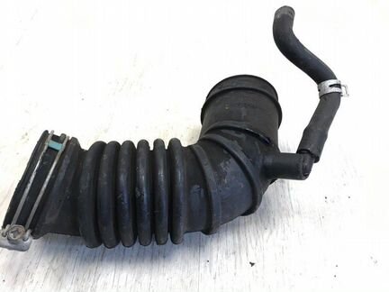 Патрубок воздушного фильтра Mitsubishi L200 2005