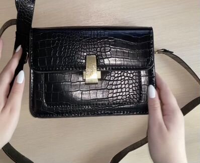 Красивая сумка через плечо