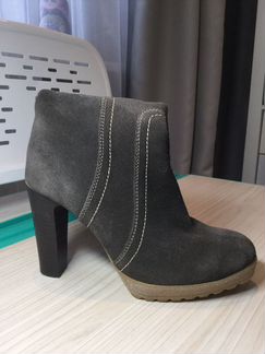 Демисезонные замшевые сапоги paul mitchel 36 р