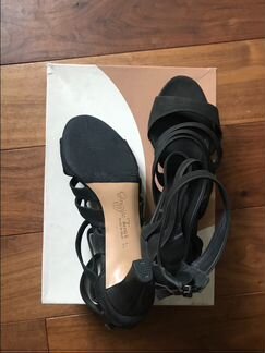 Босоножки кожаные Jiuseppe Torresi